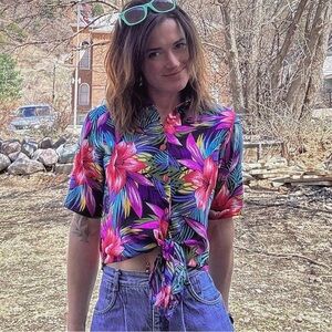 Retro Hawaiian Crop Top​